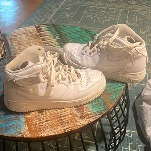 Air Force 1s never worn, great condition. Size 11